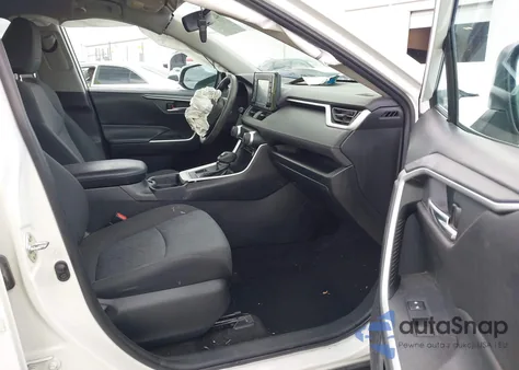 2020 Toyota Rav4 Xle z USA, uszkodzony, nr VIN 2T3P1RFV5LC111146